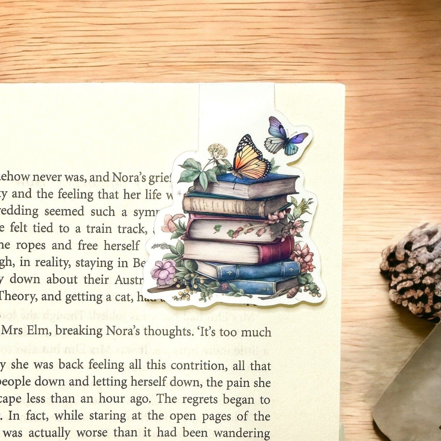 Flower and Books 5 Magnetic Bookmark