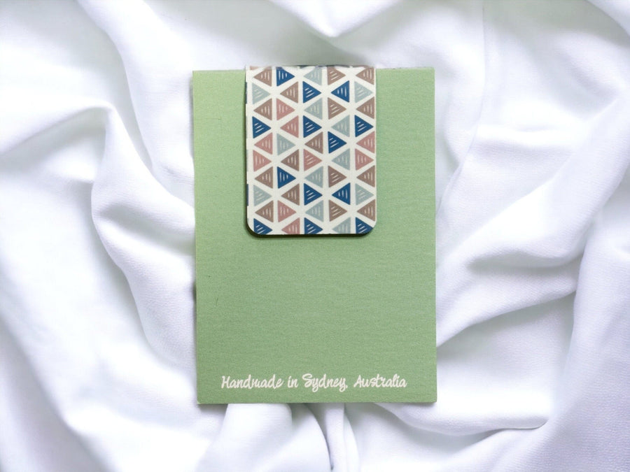 Patterned Magnetic Bookmarks