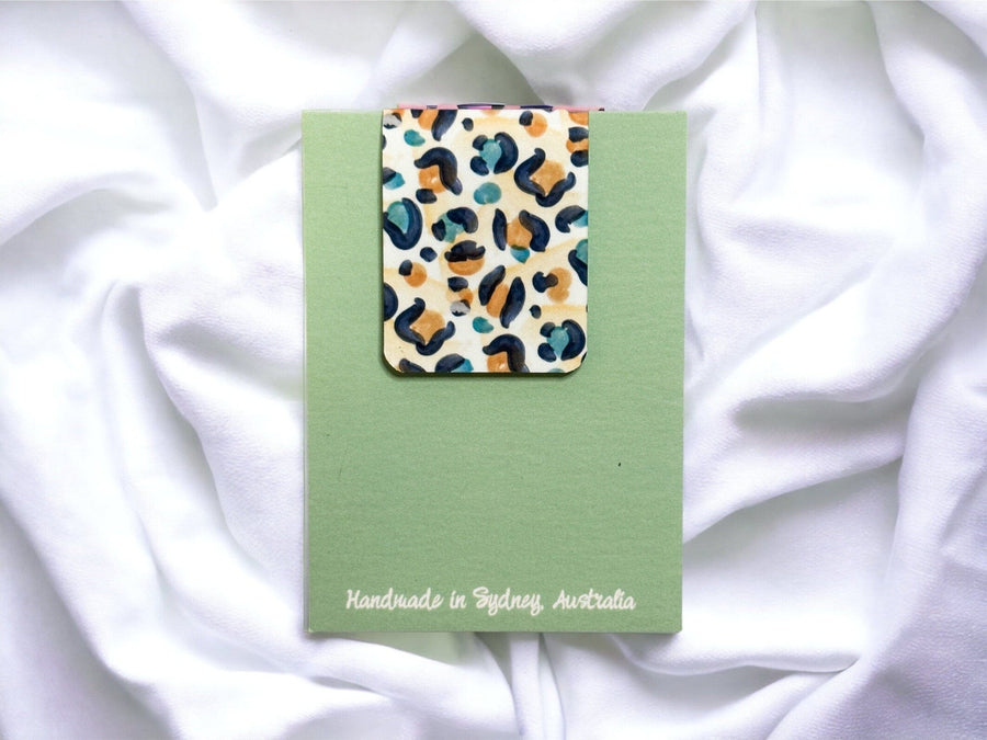Patterned Magnetic Bookmarks